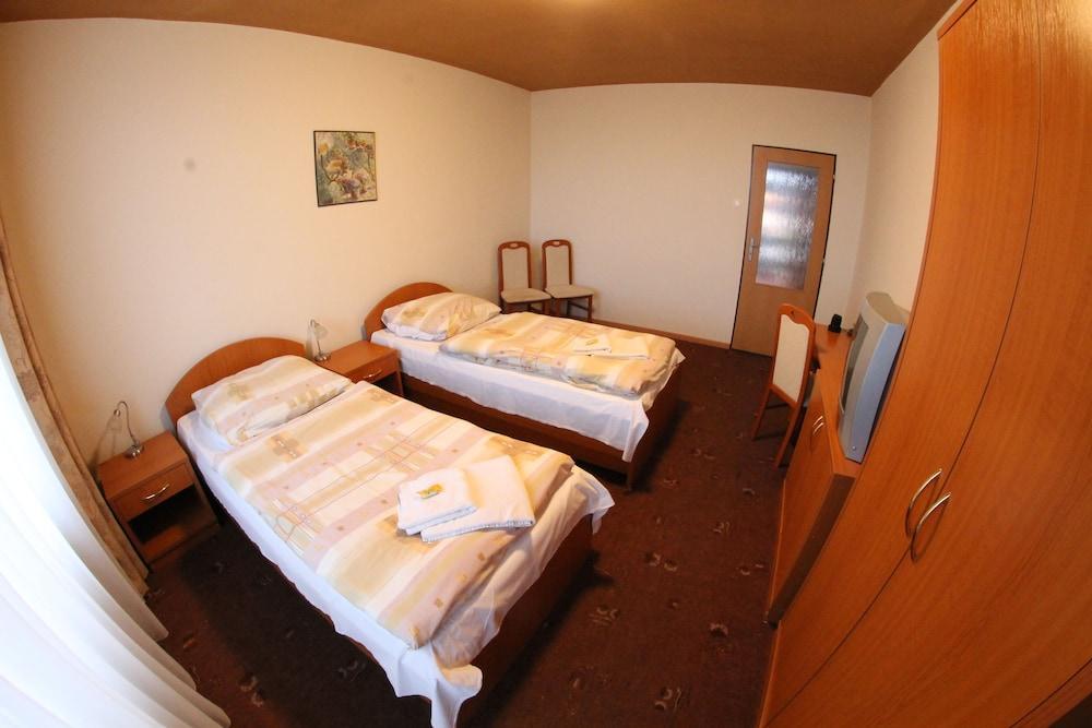 Hotel Spectrum Trnava Exteriör bild