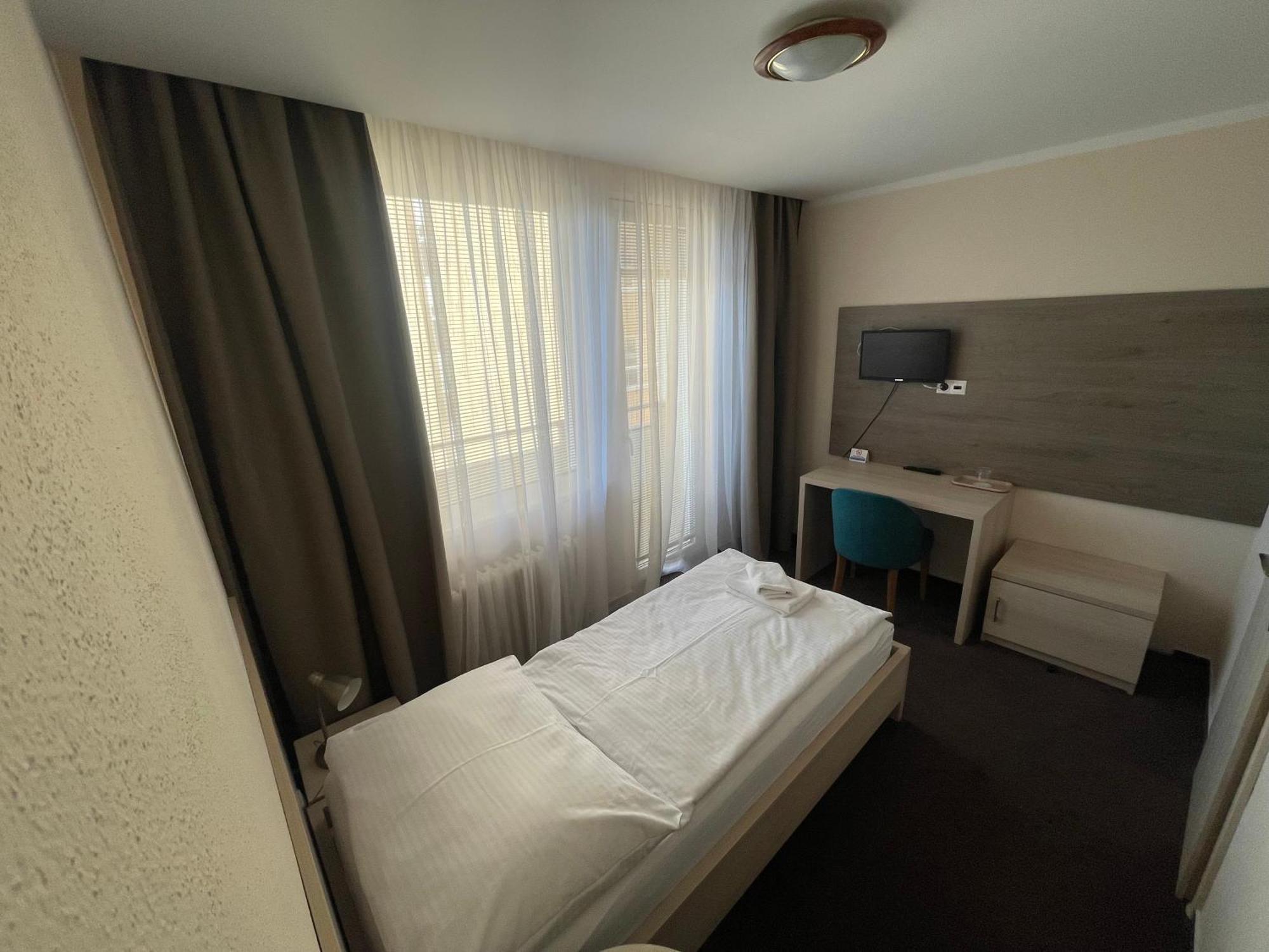 Hotel Spectrum Trnava Exteriör bild