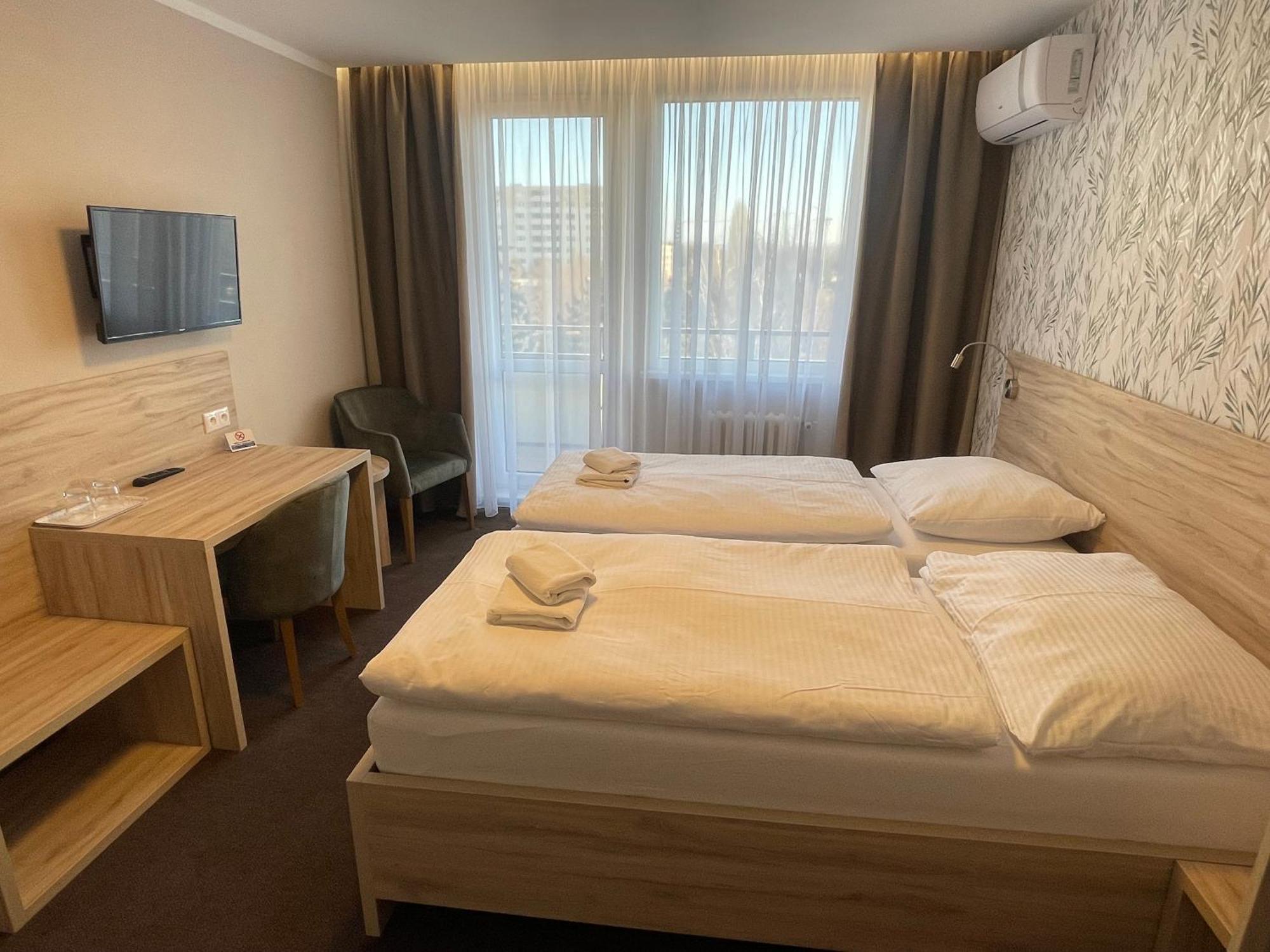 Hotel Spectrum Trnava Exteriör bild