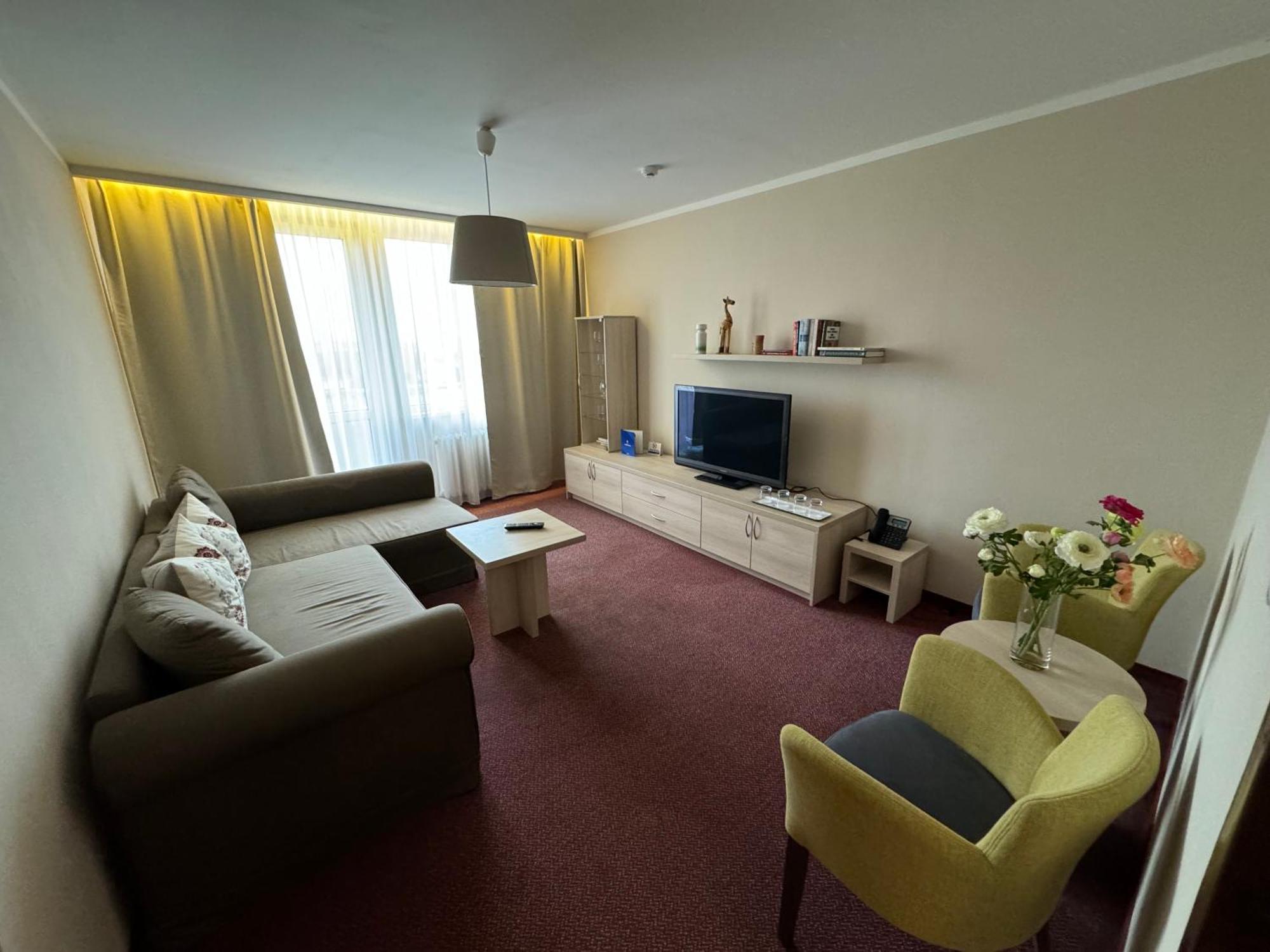 Hotel Spectrum Trnava Exteriör bild